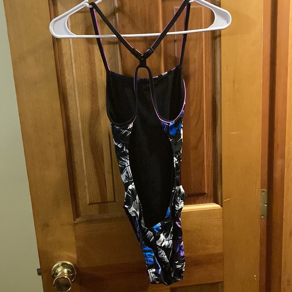 ❌SOLD❌ TYR | Swimsuit | 30 - Picture 3 of 6